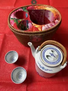 アンティーク中国茶器セット（急須・茶碗・バスケット）