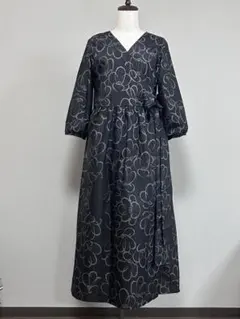 ♪着物リメイク♪ 9マルキ泥染大島紬　お洒落な花模様　カシュクールワンピース