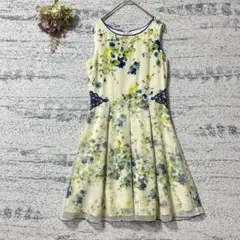 ペイトンプレイス　フラワープリントひざ丈ワンピース　ノースリーブ　Sサイズ