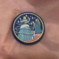 ディズニー刺繍缶バッジ　シンデレラ