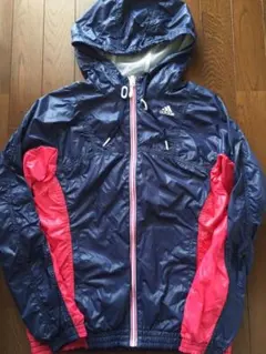 アディダスのウィンドブレーカー新品、未使用