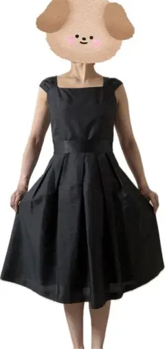 黒のリボン付きAラインドレスワンピース