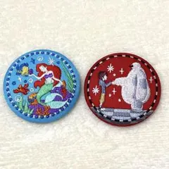 【ディズニー 刺繍缶バッジビスケット2】ベイマックス＆アリエル 2個セット