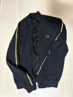 FRED PERRY トラックジャケット 黒 金のサムネイル