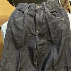 ユニクロ　バギーカーブジーンズ　21 丈短め　ネイビー