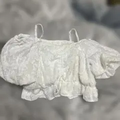 ホワイトフリルオフショルダートップス