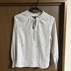 earth 小花柄フリルネック長袖ブラウス　2ウェイ