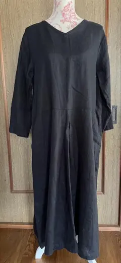 hagumu ブラック ロングワンピース Vネック
