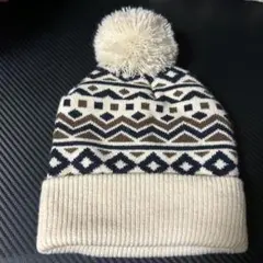 幾何学模様ニット帽 ポンポン付き