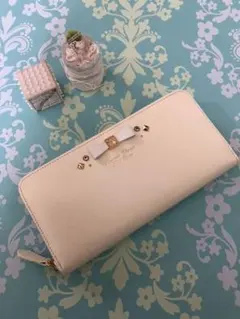 新品☆サマンサタバサ マルイクリスマス限定 ビジューリボン長財布 オフホワイト