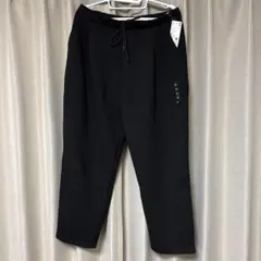 ユニクロ　ドライスウェットタックテーパードパンツ　ダークブラウン