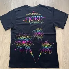 Mrs. GREEN APPLE FJORD ANNIVERSARY Tシャツ