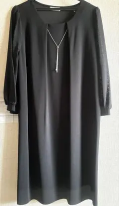 フォーマルワンピース ネックレス付きＭ