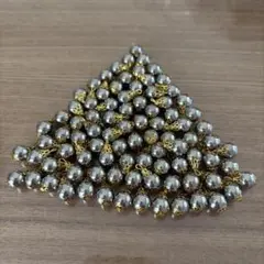 金色フック付き銀色チャーム 10粒入り