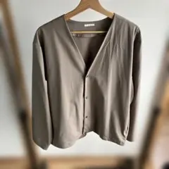GU ベージュ カーディガン
