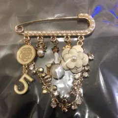 キラキラブローチ