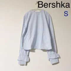 【値下げ】Bershka 袖フリル水玉ブラウス　ライトブルー