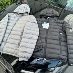 MONCLER ダウンジャケット