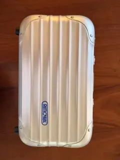 値下げ！　希少　RIMOWA ホワイト キャリーケース 小型のサムネイル