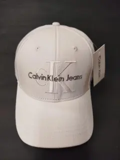 Calvin Klein Jeans ホワイト色刺繍ロゴキャップフリ➖サイズ
