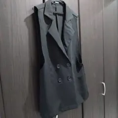 黒 ジレのサムネイル
