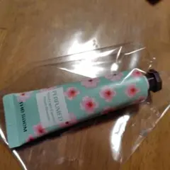 the SAEM パフュームドハンドライトエッセンス ピーチブロッサムのサムネイル