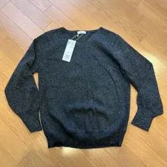 新品タグ付　a.v.vＶネックカットソー　黒ラメ入りLサイズ