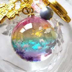 しゃぼんの浮かぶ虹色の空 雲レジンネックレス ぷっくりたまご型