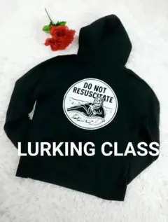 【美品】ラーキングクラス パーカー 黒 両面プリントLURKING CLASS