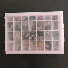 多様なデザインのボタンセット