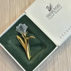 【人気】スワロフスキー お花のブローチ