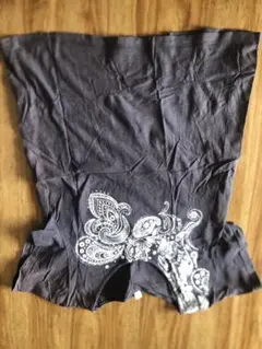 ダークグレー ペイズリー柄 Tシャツ