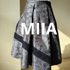 MIIA 光沢感　グログラン　張りのあるAラインタックスカート　ネイビー　SM