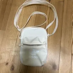 adidas トレフォイル ショルダーバッグのサムネイル