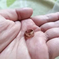 ローズゴールド色 花柄 イヤーカフ イヤカフ