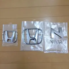 ☆WR-V☆黒赤☆前エンブレム☆タイプR☆未開封新品☆特別カラー☆WRV 