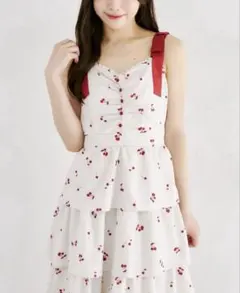 【3月末まで】肩リボン付きチェリー柄ティアードワンピース