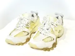 2026年最新】balenciaga track 白の人気アイテム - メルカリ
