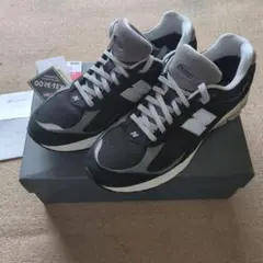 ニューバランスの2002のゴアテックスです