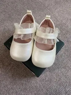 moimoln アイボリー フリルバレエシューズ 12.5cm 女の子