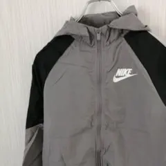 NIKE　ナイキ　ナイロンパーカー　ジャンパー　グレーのサムネイル