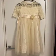 フォーマルドレス クリーム色 半袖 花飾り付き