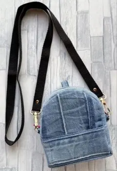 ぱーる☆ショルダーバッグ　デニムリメイク　ハンドメイド デニムリメイク♪ファスナー*スクエアショルダーバッグ