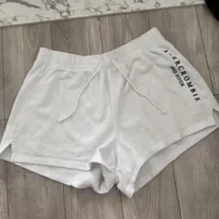Abercrombie & Fitch ホワイトショートパンツ