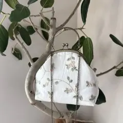 【美品】刺繍花柄　クラッチバッグ