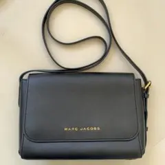 美品　MARC JACOBS ブラックショルダーバッグ