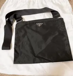 プラダ　サコッシュ 斜めがけ ワンショルダー 三角ロゴ