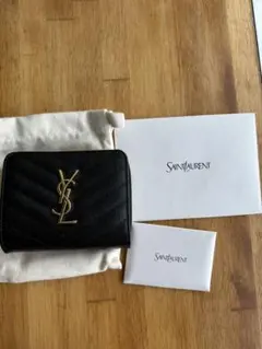 [未使用／美品]YSL サンローラン 黒 レザー キルティング 二つ折り財布