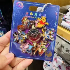 上海ディズニー10周年限定　ミッキーミニーフレンズ回転ピンバッジ