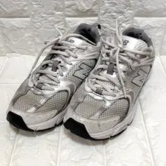 New Balance シルバー ランニングシューズ　23.5cm　メンズ　軽量